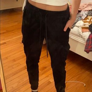 Aritzia black cargo pants.